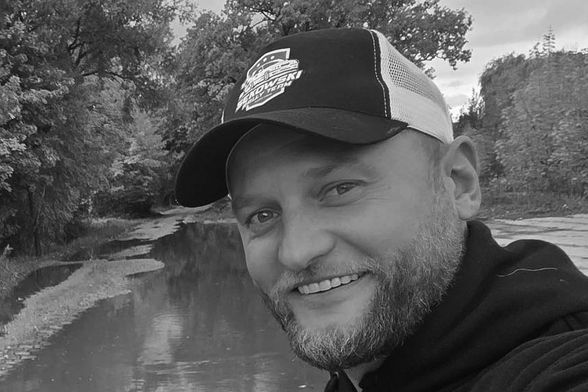 Kim był Artur Sękowski - polski kierowca rajdowy